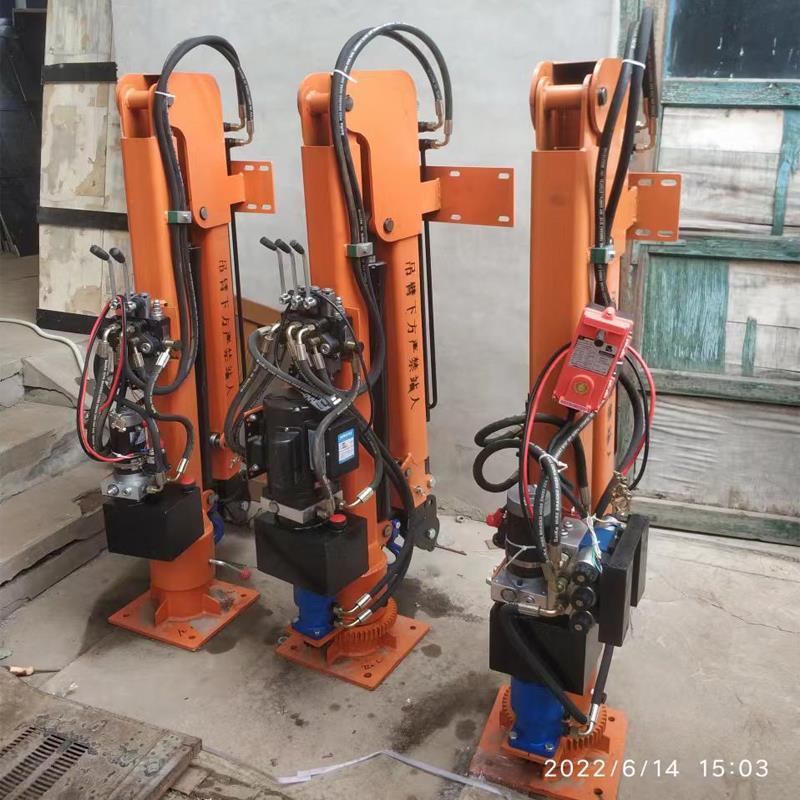 宁晋县重汽蓝牌随车吊 3.2吨 国六动力强 液压驱动 农用自卸起重机